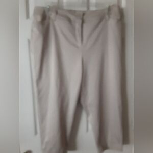 Cato Size 18W Khaki Capri Pants